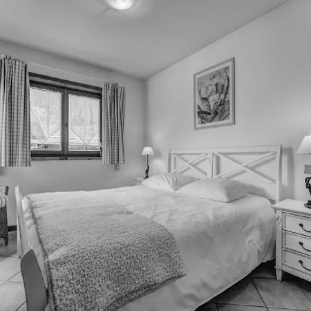 Chalet With Sauna And Outdoor Jacuzzi Accommodatie bij particulieren *
