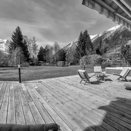 Δωμάτια σε οικογενειακή κατοικία Chalet With Sauna And Outdoor Jacuzzi *