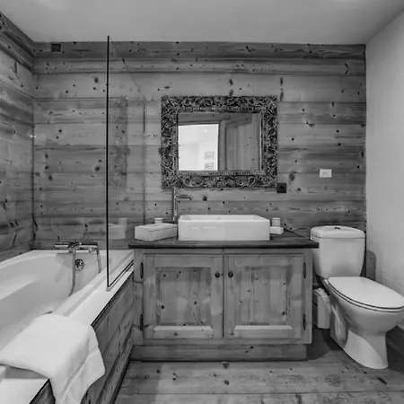 Δωμάτια σε οικογενειακή κατοικία Chalet With Sauna And Outdoor Jacuzzi Σαμονί