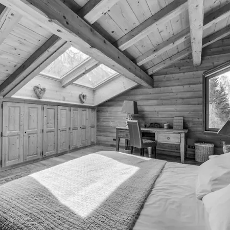 Δωμάτια σε οικογενειακή κατοικία Chalet With Sauna And Outdoor Jacuzzi *
